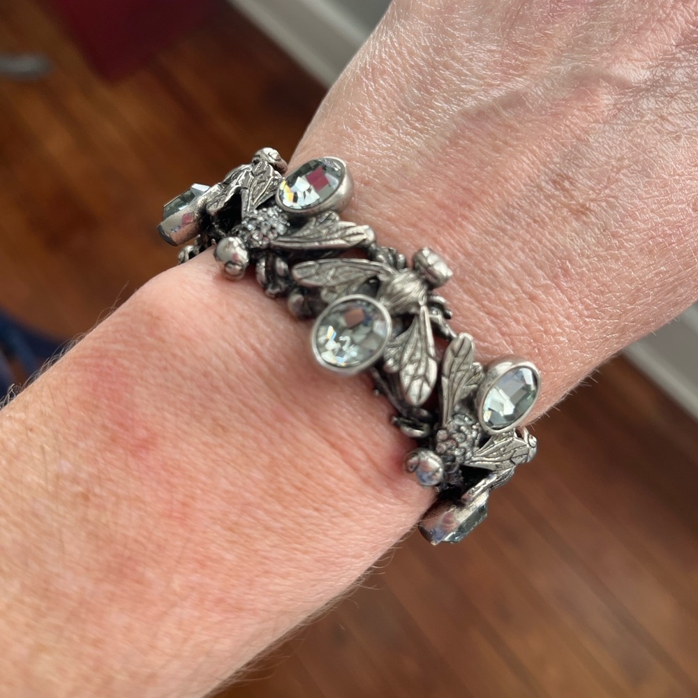 Alexander McQueen Bee Bracelet - Picture 3 of 17